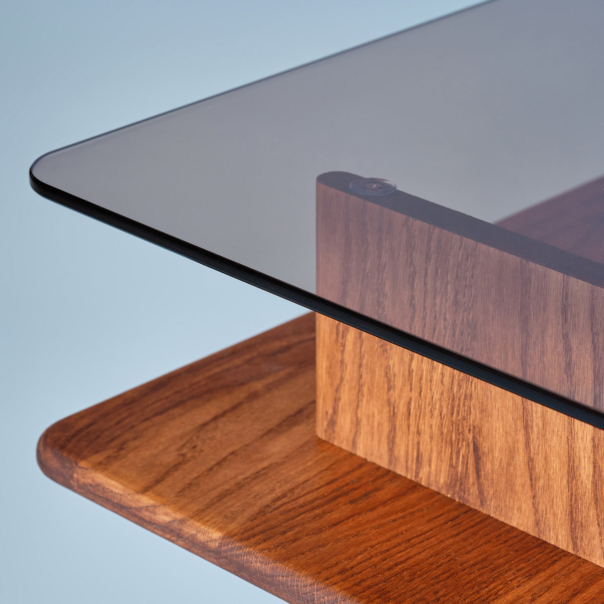 Table basse KOPO Création – esprit années 50, design intemporel en bois massif