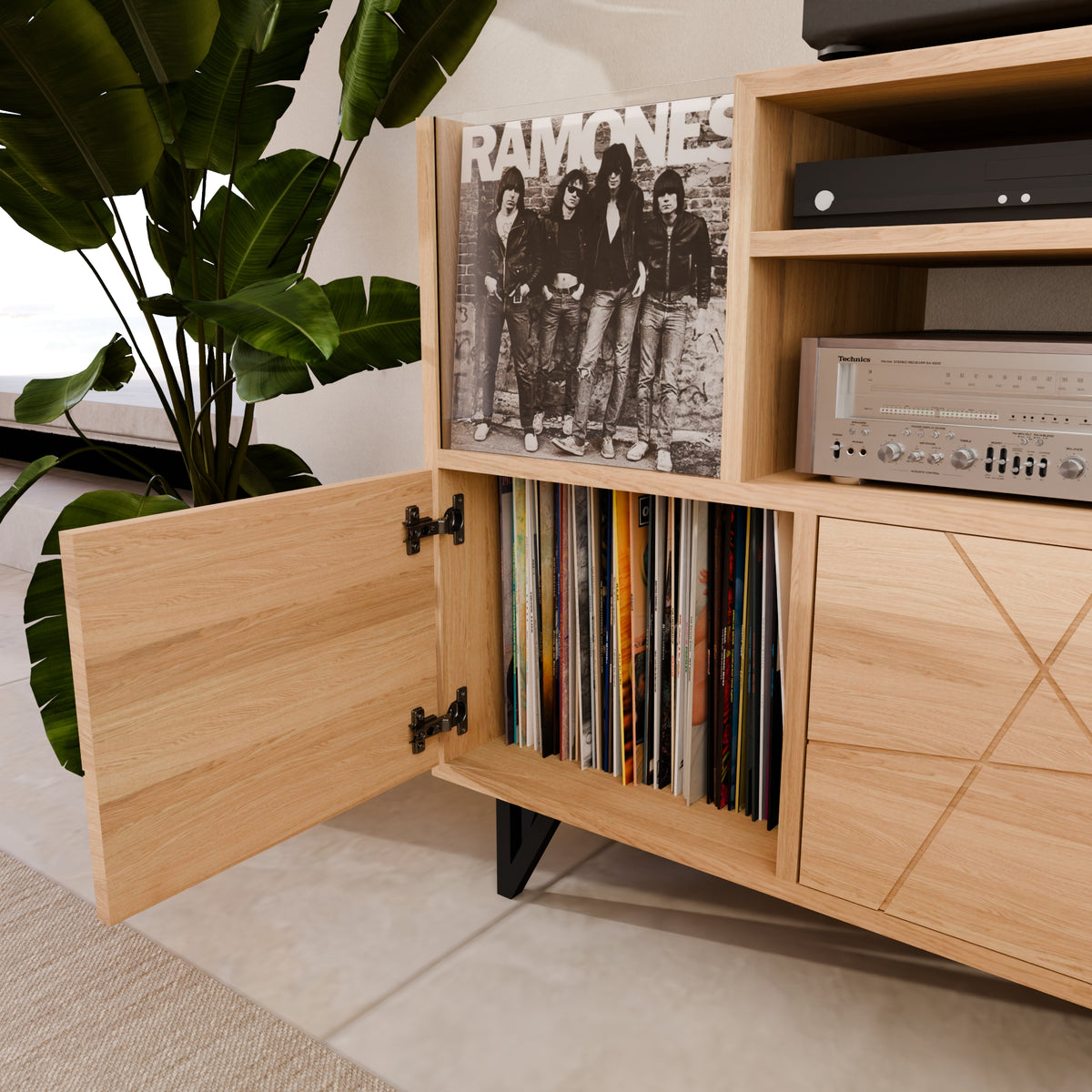 Meuble tourne disque artisanal avec portes push to open et capacité 300 vinyles