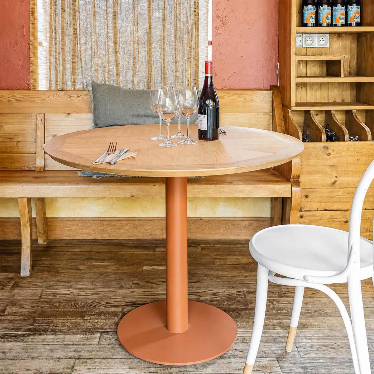 table de bistro ronde en chêne massif fabrication RSE restaurant lille