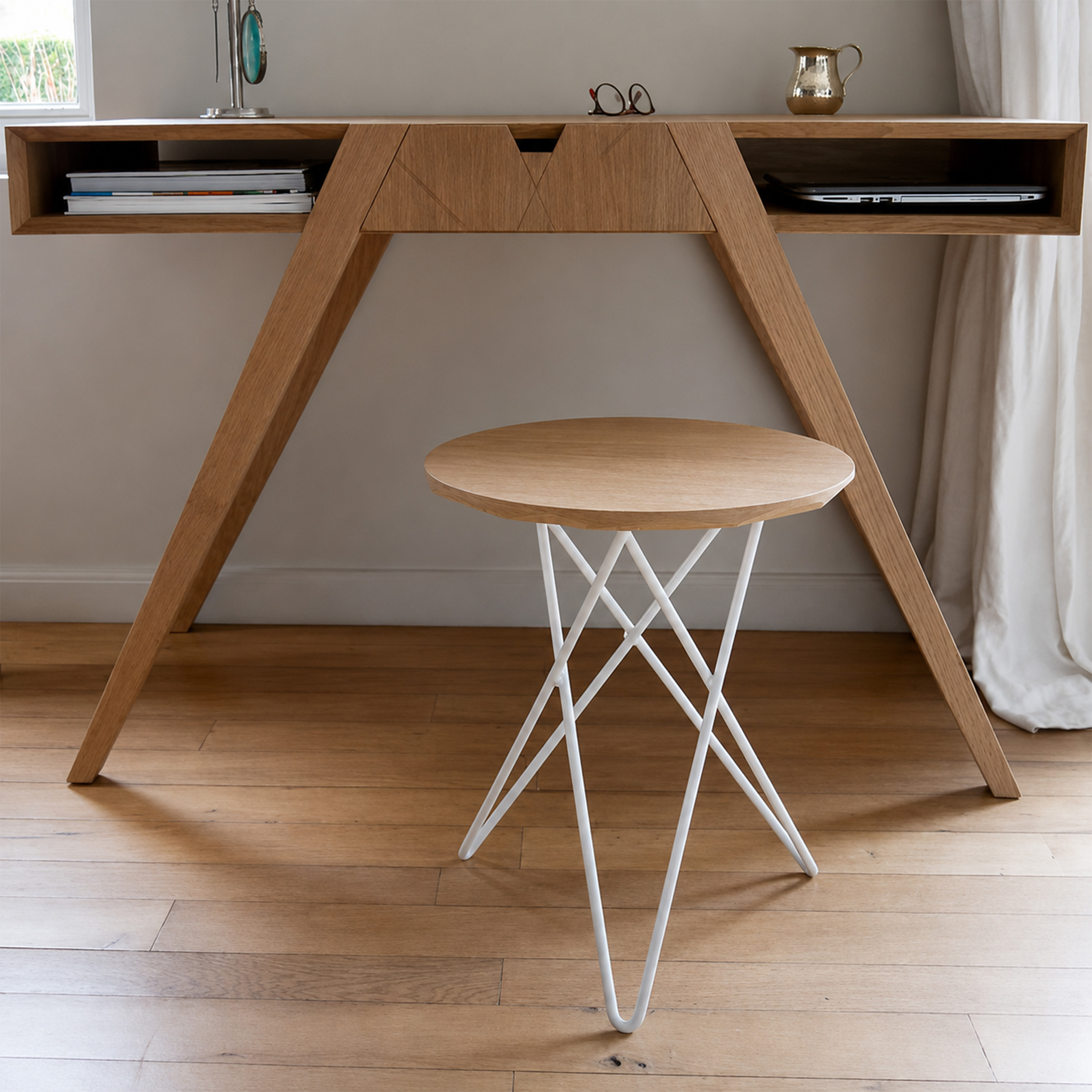 tripode_bureau_ebenisterie_bois_massif_kopo_creation tripode et bureau en chêne massif d'ébénisterie en bois de chêne massif haut de gamme
