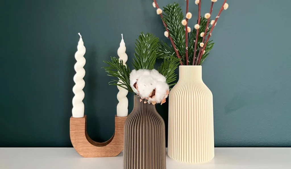 Composition de vases Jame design et bougeoirs en bois par Kopo Création