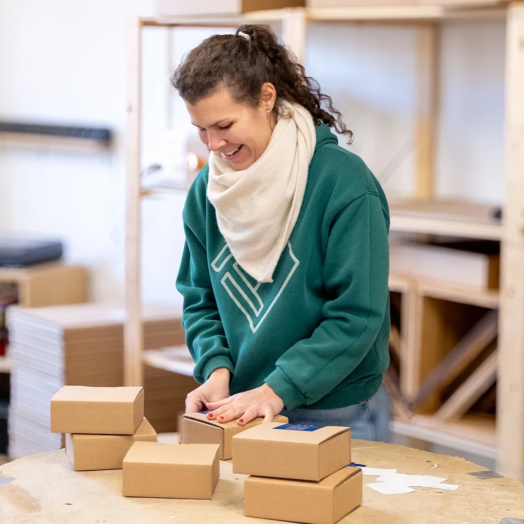 Atelier de menuiserie et ébénisterie à Lille spécialiste de la fabrication de meuble en chêne massif sur mesure.