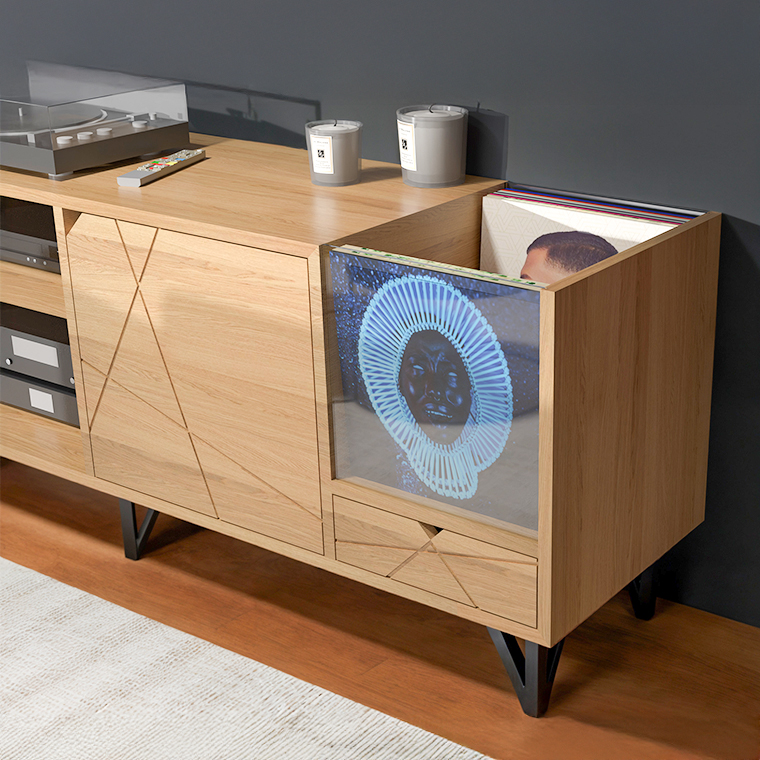 detail_porte_meuble_bac_disqaire_tv_160cm_pied_noir Meuble TV/Vinyle 160 cm, rangement pratique et esthétique pour 200 vinyles et appareils audio/vidéo