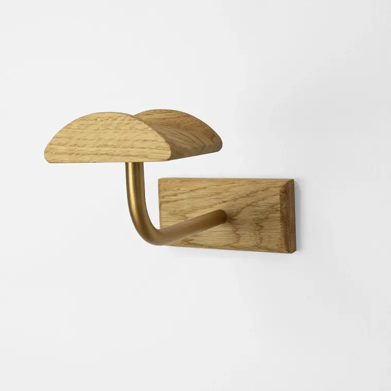 porte casque mural en bois massif et acier haut de gamme