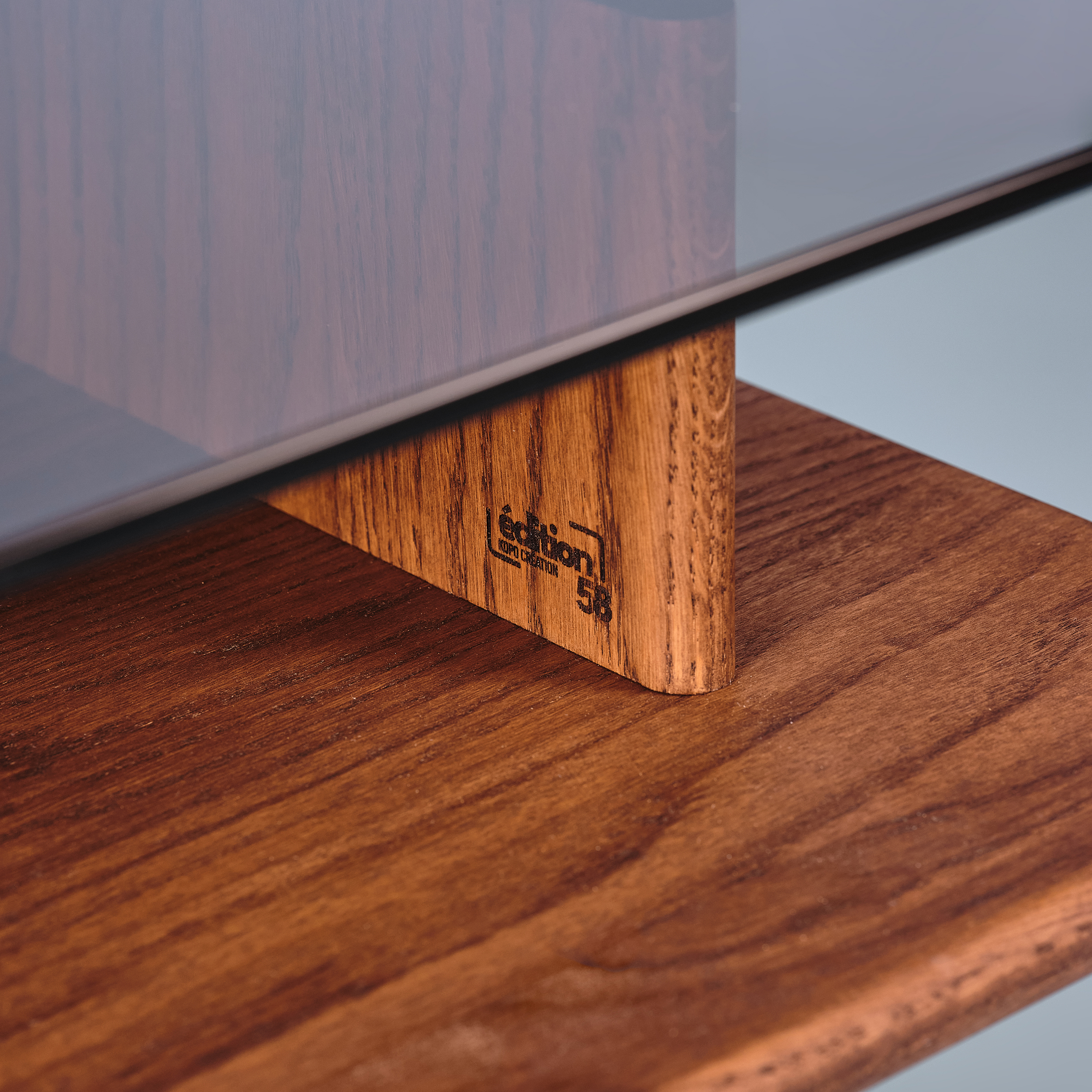 Kopo_c_studio.b.helle 38 Table basse artisanale en chêne massif – inspiration Mid-Century et savoir-faire français